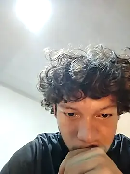 Snapshot of Zombra_42 chatting on 09/24/25, 04:05 Zombra 42 online show from 09/24/25, 04:05