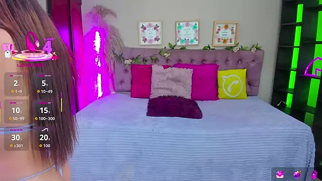 Lia Keen online show from 11/25/25, 08:42