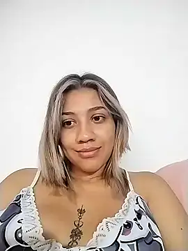 Snapshot of nina_carther chatting on 02/05/25, 01:11 nina carther online show from 02/05/25, 01:11