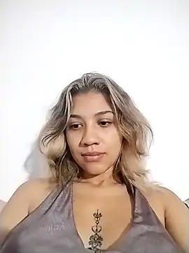 Snapshot of nina_carther chatting on 02/16/25, 01:27 nina carther online show from 02/16/25, 01:27