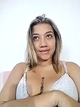 Snapshot of nina_carther chatting on 02/20/25, 12:15 nina carther online show from 02/20/25, 12:15