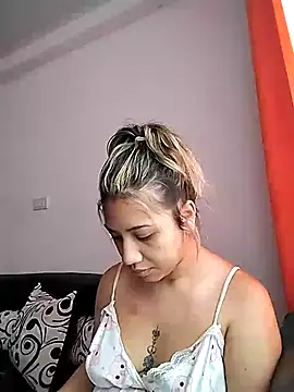 Snapshot of nina_carther chatting on 03/06/25, 01:46 nina carther online show from 03/06/25, 01:46