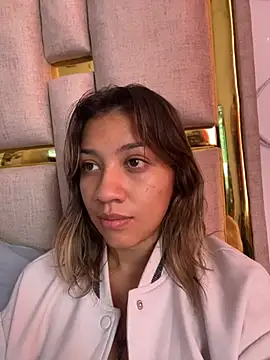 Snapshot of nina_carther chatting on 09/17/25, 01:02 nina carther online show from 09/17/25, 01:02