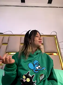 Snapshot of nina_carther chatting on 10/15/25, 12:05 nina carther online show from 10/15/25, 12:05