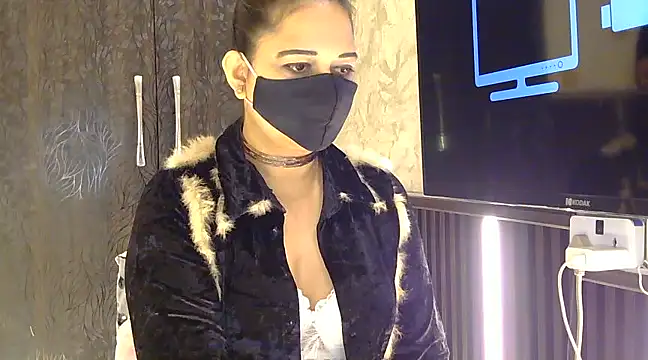 fabdemira online show from 12/26/24, 08:42