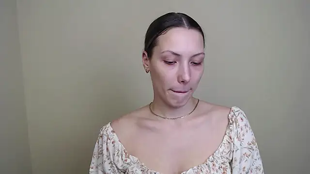 Snapshot of VanessaMay_ chatting on 02/04/26, 05:19 VanessaMay online show from 02/04/26, 05:19