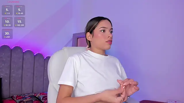 Snapshot of Marilyn_rouse_ chatting on 12/12/24, 05:20 Marilyn rouse online show from 12/12/24, 05:20