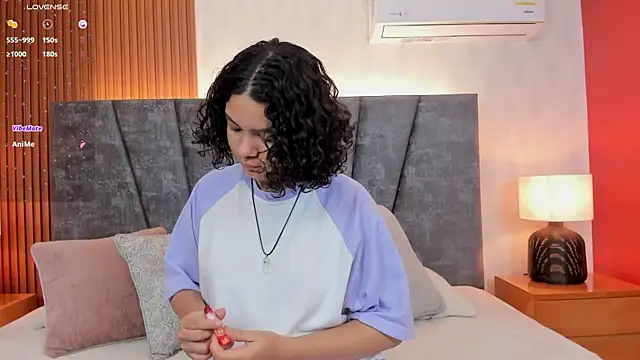 pretty sunlight  online show from 02/12/25, 01:30