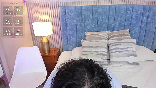 pretty sunlight  online show from 11/26/25, 01:39