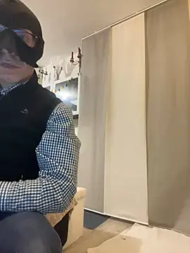 Snapshot of lucboyslam chatting on 12/17/24, 09:07 lucboyslam online show from 12/17/24, 09:07