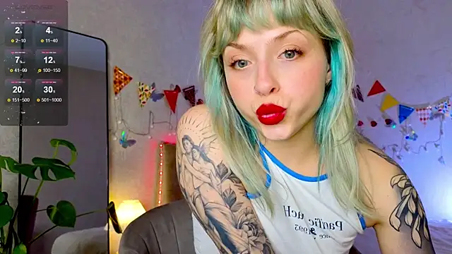 lavenderluxe online show from 10/15/25, 01:00