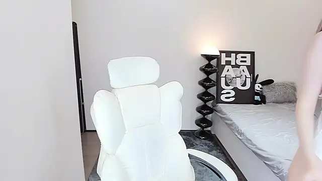 Snapshot of bdbdzs chatting on 03/14/25, 10:05 bdbdzs online show from 03/14/25, 10:05