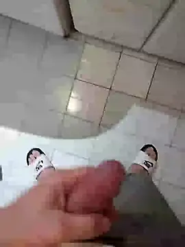 Snapshot of hexsmith96 chatting on 01/29/25, 11:56 hexsmith96 online show from 01/29/25, 11:56