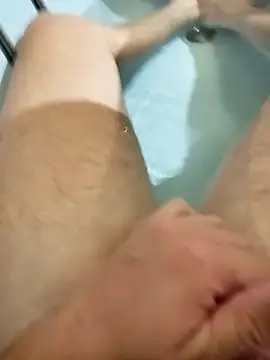 Snapshot of hexsmith96 chatting on 10/15/25, 04:07 hexsmith96 online show from 10/15/25, 04:07