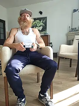 Gingerbeard40 online show from 11/23/25, 08:58