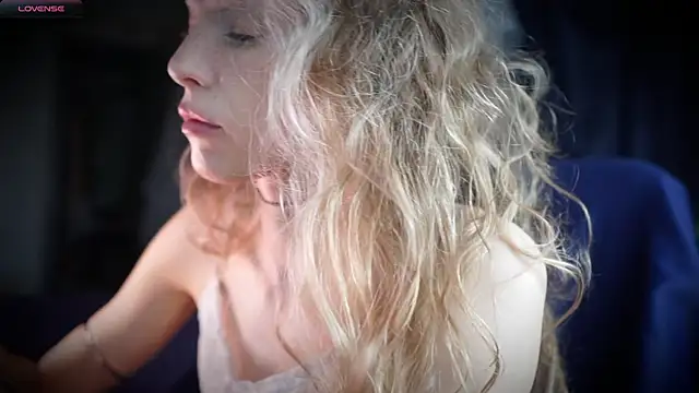  Phantom thread  online show from 04/07/26, 11:21