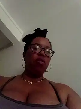 Snapshot of KittyKayla chatting on 10/10/25, 12:31 KittyKayla online show from 10/10/25, 12:31