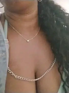 Snapshot of KittyKayla chatting on 11/04/25, 04:44 KittyKayla online show from 11/04/25, 04:44