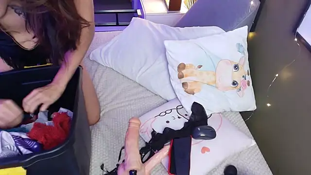 Snapshot of brigiitte_rohan chatting on 10/12/25, 01:15 brigiitte rohan online show from 10/12/25, 01:15