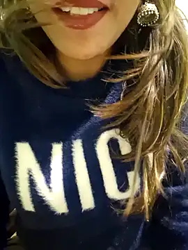 Snapshot of MIss-Naina chatting on 01/10/25, 03:07 MIss-Naina online show from 01/10/25, 03:07