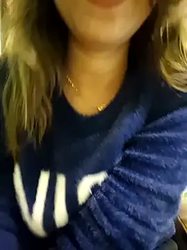 Snapshot of MIss-Naina chatting on 01/22/25, 09:24 MIss-Naina online show from 01/22/25, 09:24