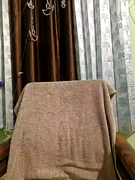 Snapshot of MIss-Naina chatting on 01/25/25, 11:43 MIss-Naina online show from 01/25/25, 11:43