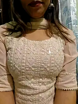 Snapshot of MIss-Naina chatting on 01/29/25, 02:51 MIss-Naina online show from 01/29/25, 02:51