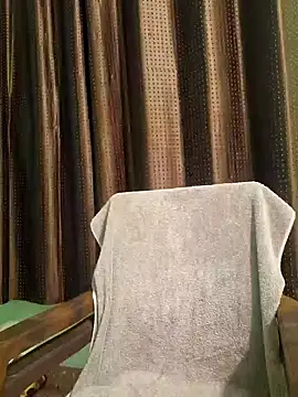 Snapshot of MIss-Naina chatting on 02/08/25, 11:44 MIss-Naina online show from 02/08/25, 11:44