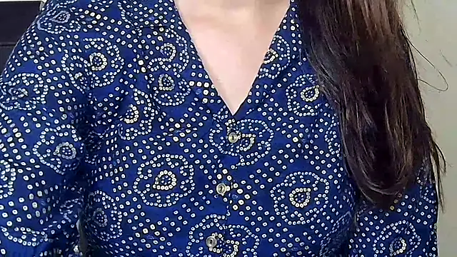 Snapshot of MIss-Naina chatting on 10/03/25, 07:38 MIss-Naina online show from 10/03/25, 07:38