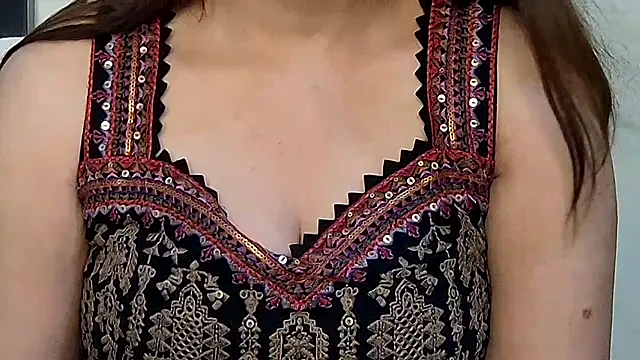 Snapshot of MIss-Naina chatting on 10/15/25, 08:47 MIss-Naina online show from 10/15/25, 08:47