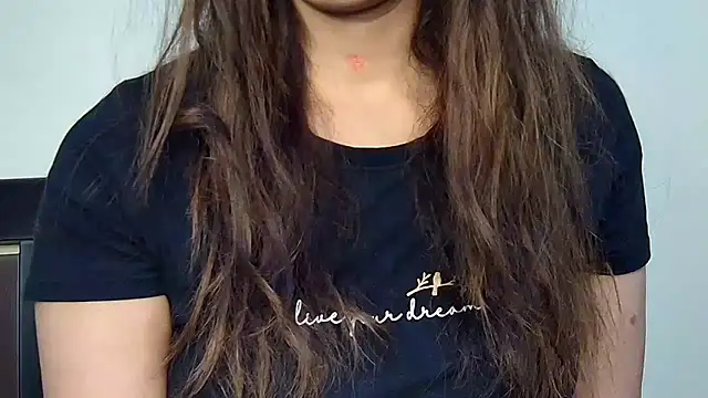 Snapshot of MIss-Naina chatting on 11/23/25, 06:24 MIss-Naina online show from 11/23/25, 06:24