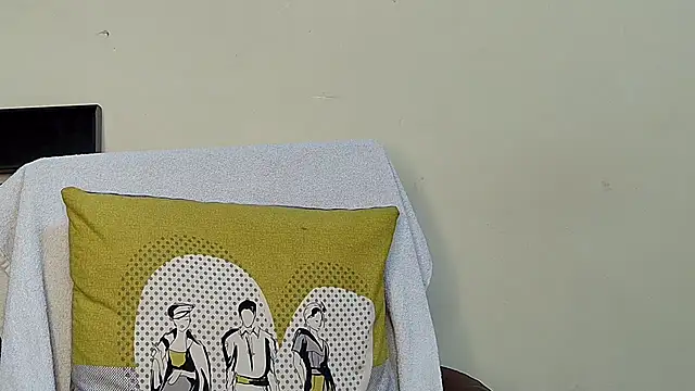 Snapshot of MIss-Naina chatting on 11/26/25, 08:37 MIss-Naina online show from 11/26/25, 08:37