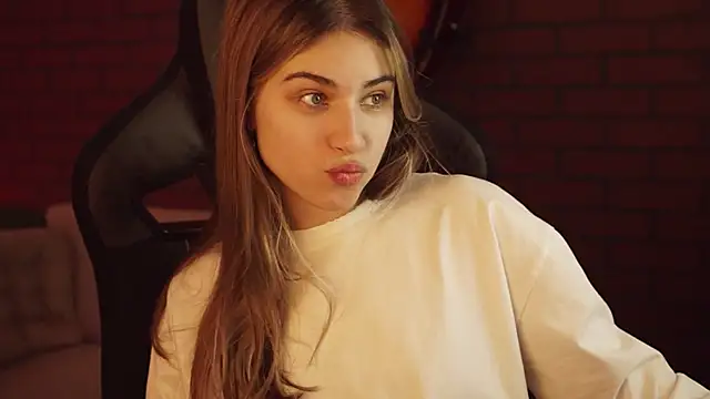 EllieCutes online show from 02/17/25, 08:41