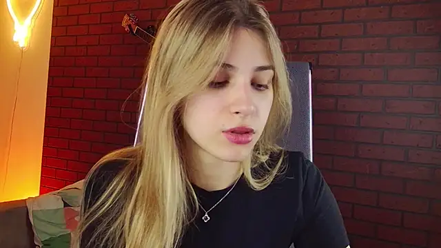 EllieCutes online show from 11/28/25, 08:39