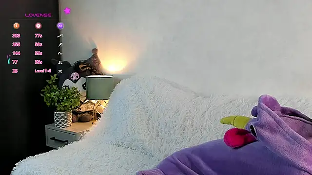 Snapshot of MeghanElson chatting on 02/04/25, 11:27 MeghanElson online show from 02/04/25, 11:27