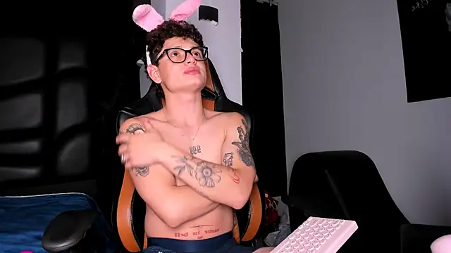 LexieandNate online show from 02/20/25, 07:34