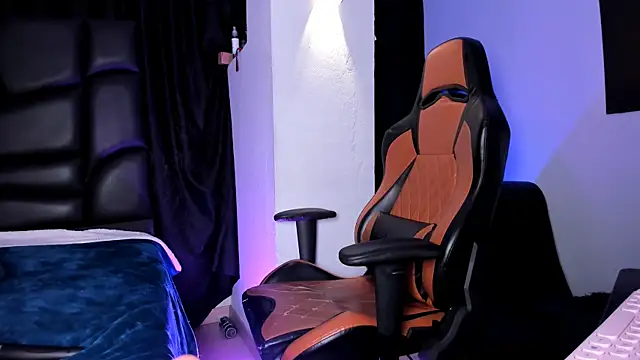 LexieandNate online show from 02/24/25, 09:32