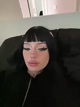 madelinexx online show from 09/15/25, 08:25