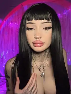 madelinexx online show from 11/28/25, 03:04