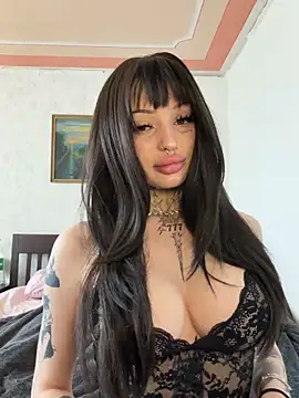 madelinexx online show from 04/15/26, 12:01