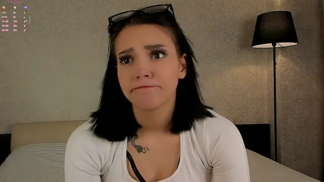 WildaBendell online show from 11/21/25, 11:42