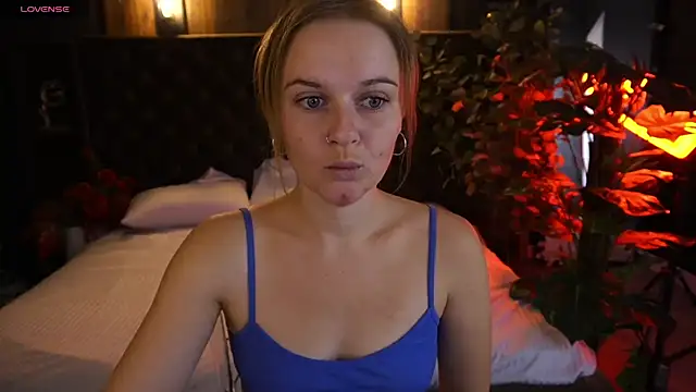 MaribelRiverr  online show from 10/12/25, 05:39