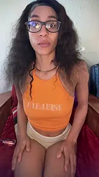 Snapshot of Honeydipp73 chatting on 10/20/25, 10:21 Honeydipp73 online show from 10/20/25, 10:21