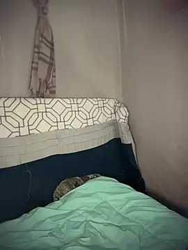 Snapshot of Honeydipp73 chatting on 11/04/25, 04:44 Honeydipp73 online show from 11/04/25, 04:44