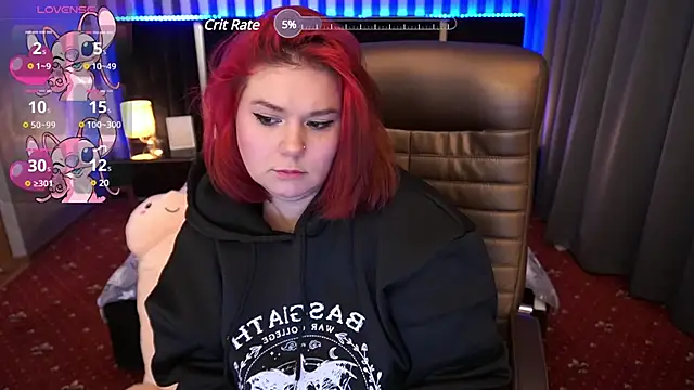 Snapshot of BettyDark chatting on 03/11/25, 02:43 BettyDark online show from 03/11/25, 02:43