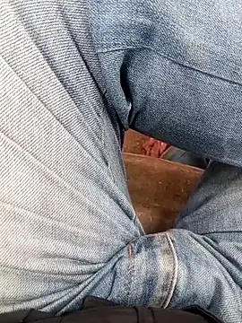 Snapshot of sadunt chatting on 03/12/25, 04:08 sadunt online show from 03/12/25, 04:08