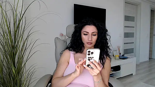 ElizabethAC online show from 05/05/26, 08:00