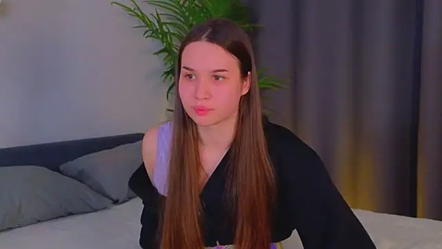 Snapshot of Roxie_Mils chatting on 01/25/25, 06:24 Roxie Mils online show from 01/25/25, 06:24