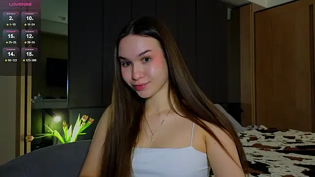 Snapshot of Roxie_Mils chatting on 03/15/25, 06:10 Roxie Mils online show from 03/15/25, 06:10