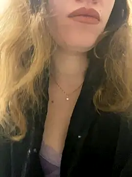 Snapshot of EvaRush chatting on 12/03/24, 12:02 EvaRush online show from 12/03/24, 12:02